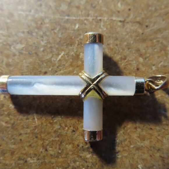Source Unknown Jewelry - 14K White Gold/Mother of Pearl/Clear Stones Cross Pendant; 2.2 grams; 1.5"